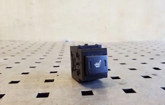 Land Rover Range Rover Sport L320 Seat heating switch YUF500120PVJ
