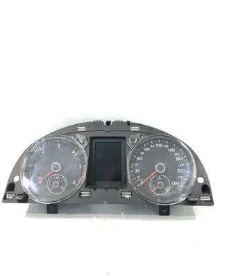Speedometer (instrument cluster)