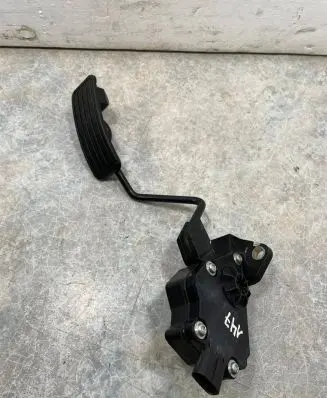 Subaru Forester SG Accelerator throttle pedal 36010SA030 1988007030 03J07C00063