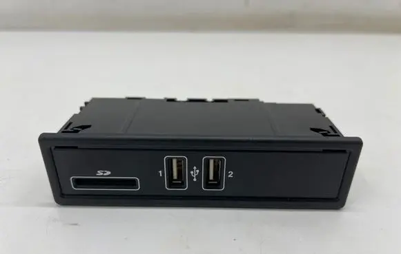 Mercedes-Benz C W205 USB socket connector A2138200401