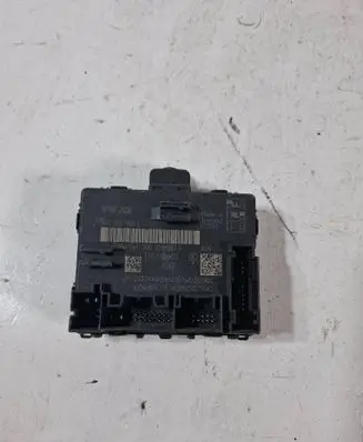 Volkswagen PASSAT B7 Door control unit/module 5Q0959593F