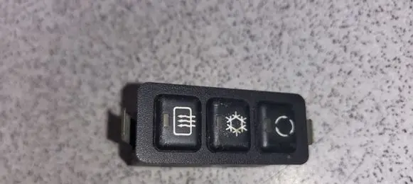 BMW 5 E34 Air conditioning (A/C) switch 61318371020