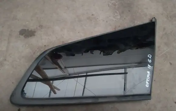 KIA Optima Rear side window
