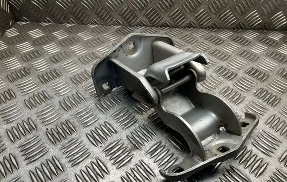 Opel Vivaro Loading door upper hinge 527428A