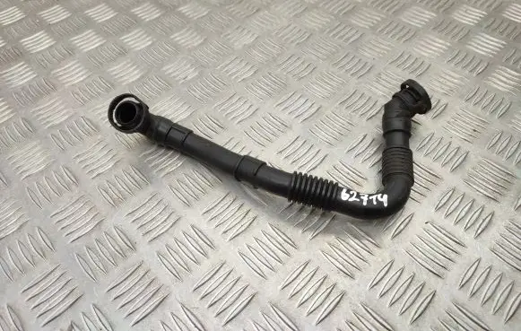 Volkswagen Transporter - Caravelle T5 Breather hose/pipe 03L103493K