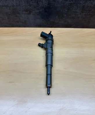 BMW 5 E60 E61 Fuel injector 0445110212