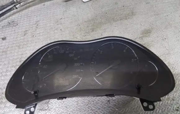 Toyota Avensis T250 Speedometer (instrument cluster) 8380005C00C MB2574305294