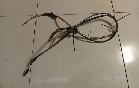 Skoda Octavia Mk2 (1Z) Handbrake/parking brake wiring cable 1K0711951A