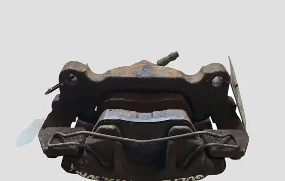 Volkswagen Golf Plus Front brake caliper