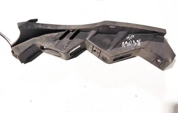 Volkswagen PASSAT B6 Front bumper mounting bracket 3c0807889