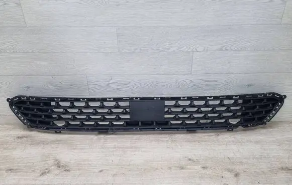 Hyundai Santa Fe Front bumper lower grill 86531S1600