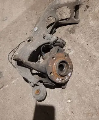 Peugeot 407 Front wheel hub spindle knuckle