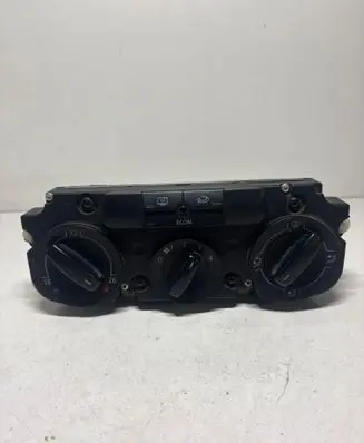 Volkswagen Touran I Climate control unit