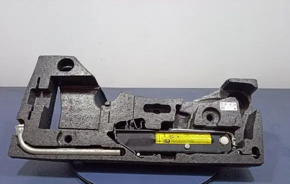 Volkswagen PASSAT B6 Lift Jack 3C5012115D