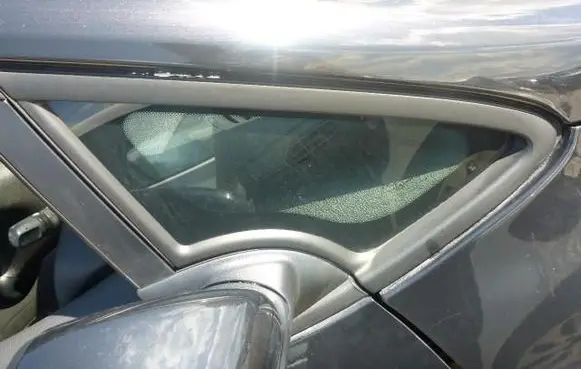 KIA Ceed Front triangle window/glass 