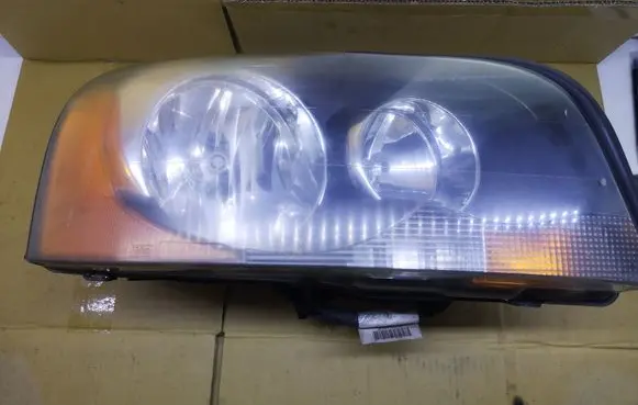 Volvo XC90 Headlight/headlamp 30744012
