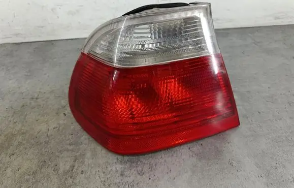 BMW 3 E46 Rear/tail lights 8383821