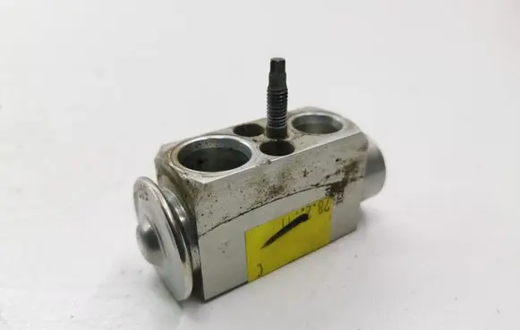 Air conditioning (A/C) expansion valve