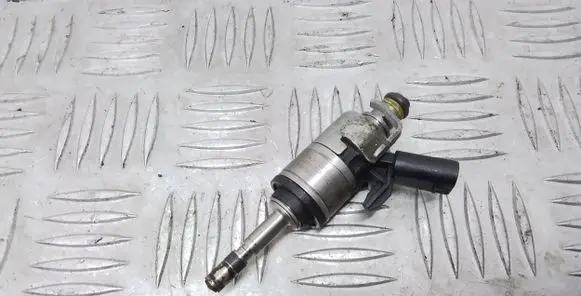 Volkswagen Golf VIII Fuel injector 06Q906036A