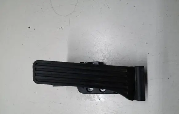Mercedes-Benz C W204 Accelerator throttle pedal A2043000004