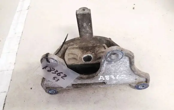 Fiat Doblo Engine mount bracket