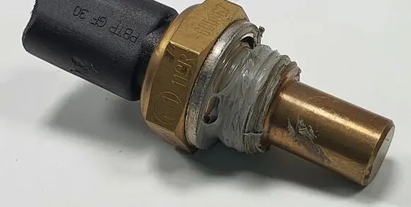 Mercedes-Benz E W210 Coolant temperature sensor A0051532328