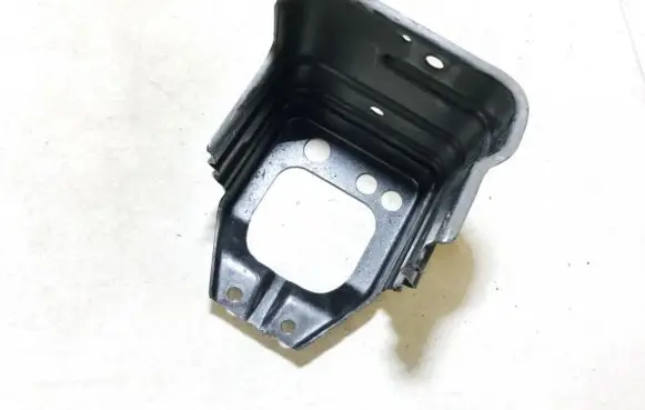 Nissan Primera Engine mounting bracket