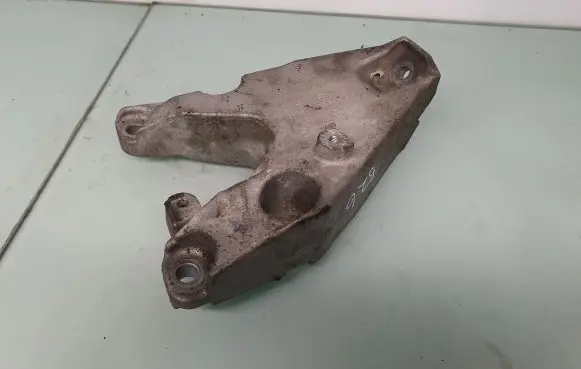 BMW X3 F25 Engine mounting bracket 6784827 22116784827 22116864719