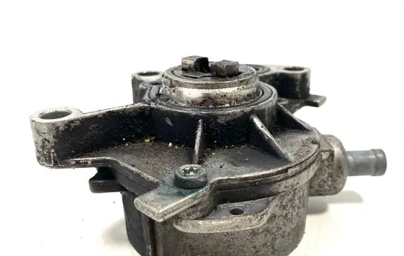 Volkswagen Golf IV Vacuum pump 038145101B 038145229 R038145229