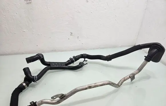 Engine coolant pipe/hose