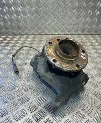 BMW 3 E92 E93 Front wheel hub spindle knuckle 6773209