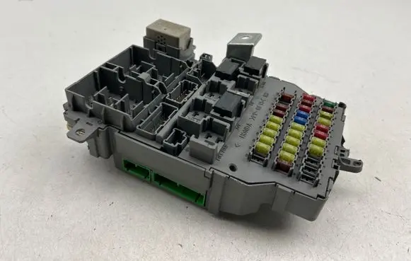 Honda Accord Fuse module A000011