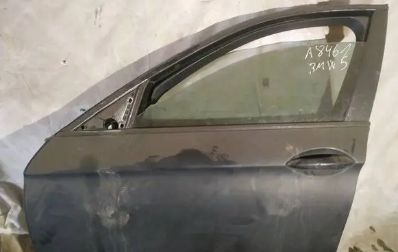 BMW 5 GT F07 Front door JUODOS