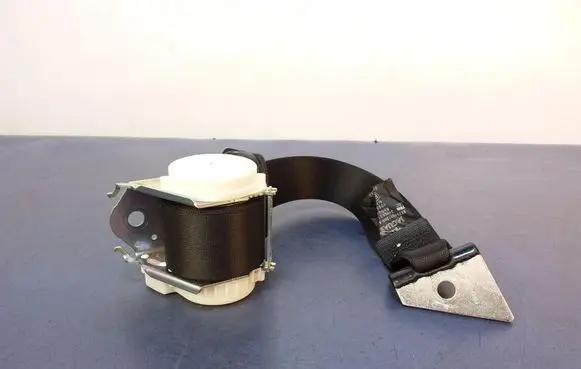Jaguar XF X250 Front seatbelt 8X23-F611B68-AD