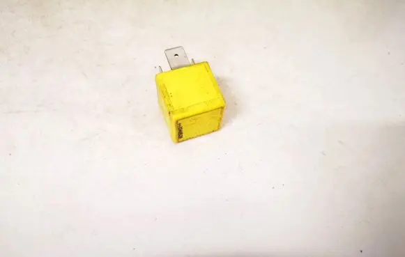 Opel Signum Other relay 90226846 v23134-j52-x369