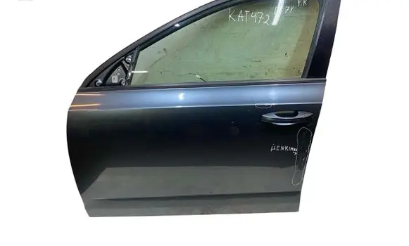 Skoda Octavia Mk3 (5E) Front door 