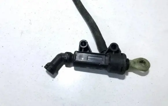 BMW X1 E84 Clutch master cylinder 13670610de