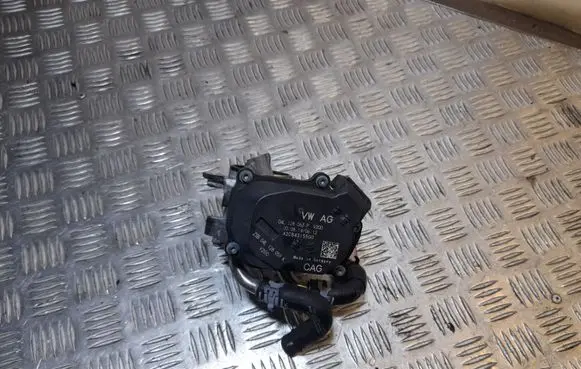 Volkswagen Jetta VI Throttle valve 04L128063P