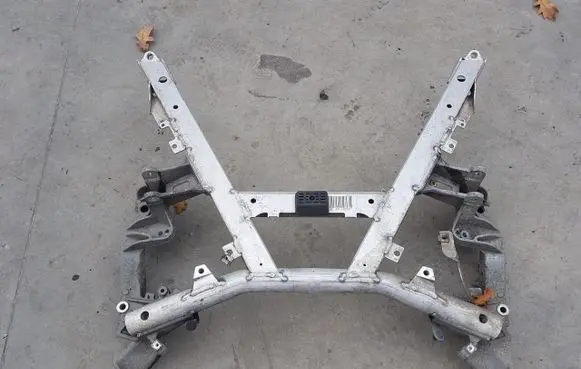 BMW 5 E39 Front axle beam 