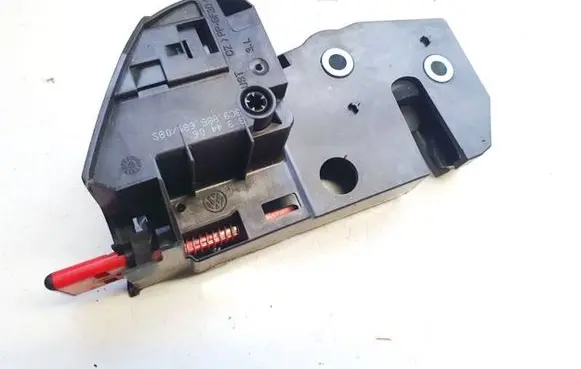 Volkswagen PASSAT B6 Seat back rest lock catch 3c9885681