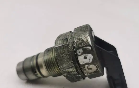 Infiniti FX Fuel pressure regulator 