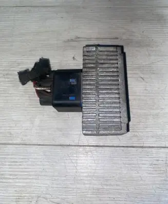 Opel Zafira A Glow plug pre-heat relay 55353011