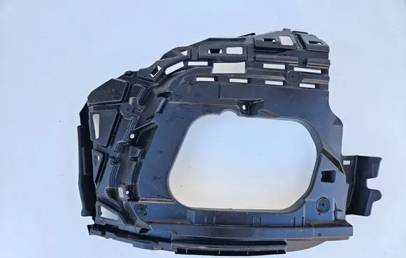 Volkswagen Golf VIII Front bumper mounting bracket 5H0807724J