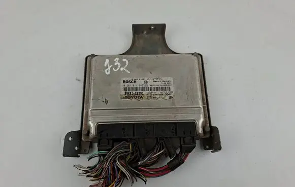 Toyota Yaris Engine control unit/module 8966152891 0281011649