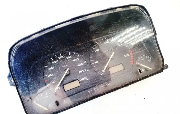 Volkswagen Golf III Speedometer (instrument cluster) 87001262 89652471