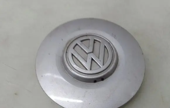 Volkswagen Golf III Original wheel cap 1H0601151B