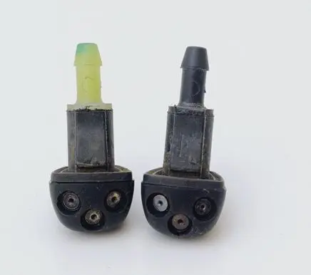 KIA Sorento Windshield washer spray nozzle 