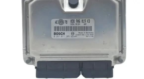 Volkswagen Touareg I Engine control unit/module 038906019KD 1039S01966 0281011205