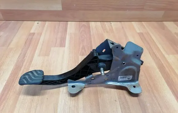 Renault Megane IV Clutch pedal 465036597R