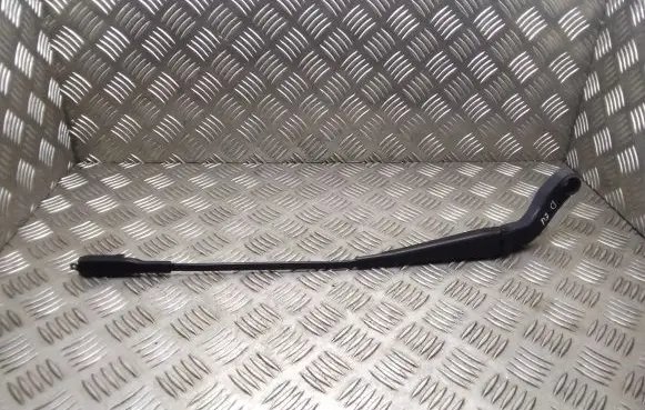 Mercedes-Benz B W245 Front wiper blade arm A1698200240